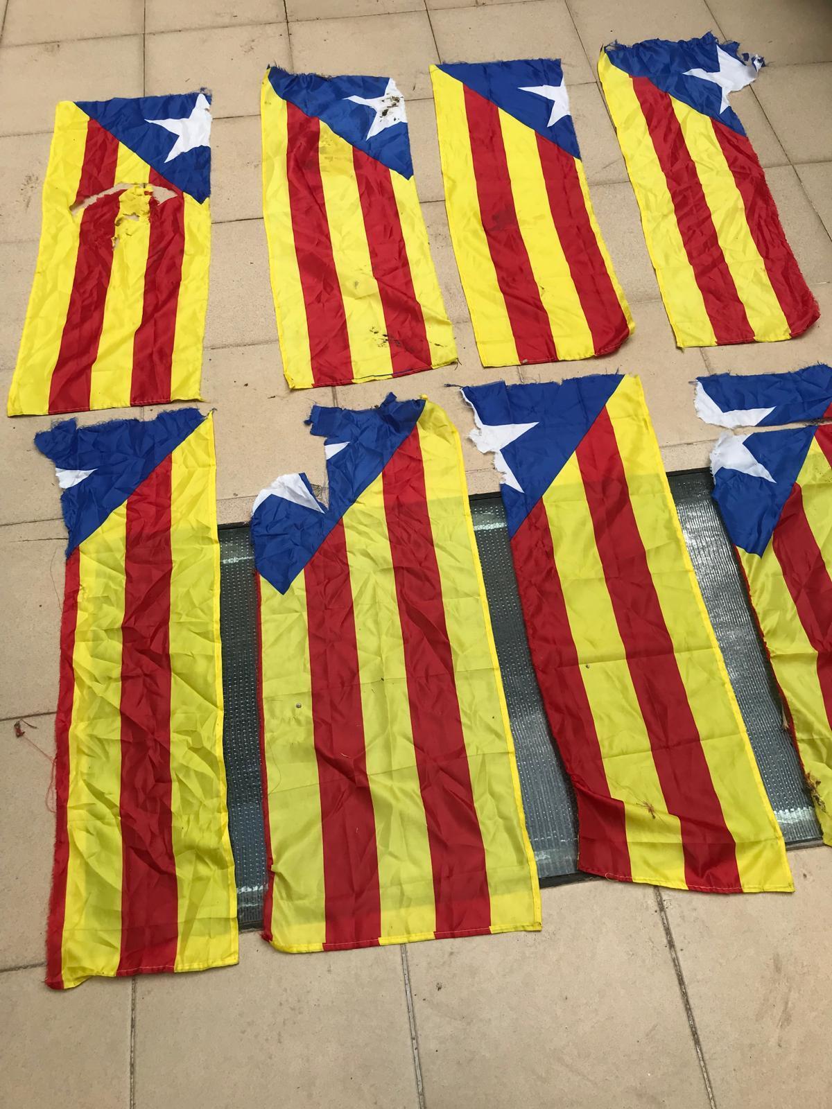 Estelades estripades recuperades pel grup defensor de la simbologia independentista
