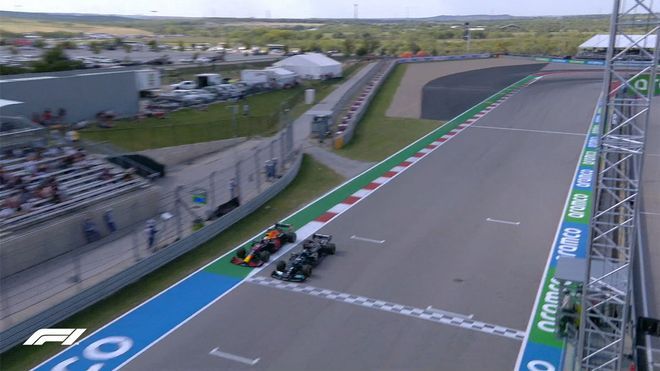 Verstappen y Hamilton, al límite en los libres de Austin.