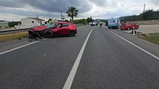 Herido grave un hombre de 74 años al chocar dos coches en Alcúdia