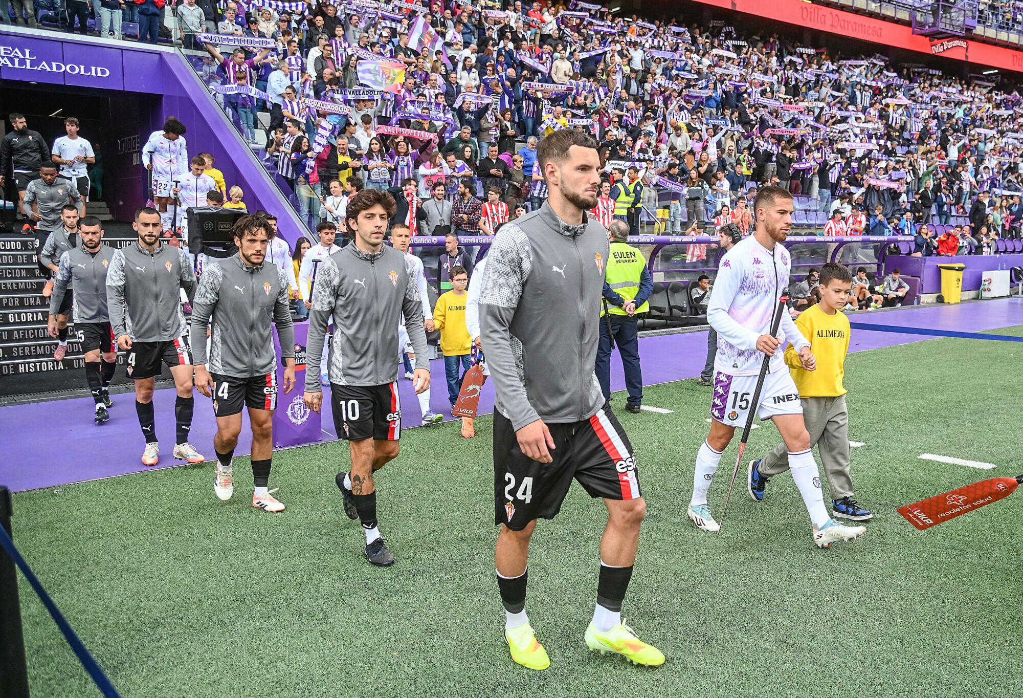 EN IMÁGENES: El Valladolid-Sporting disputado en Zorrilla con notable presencia de La Mareona