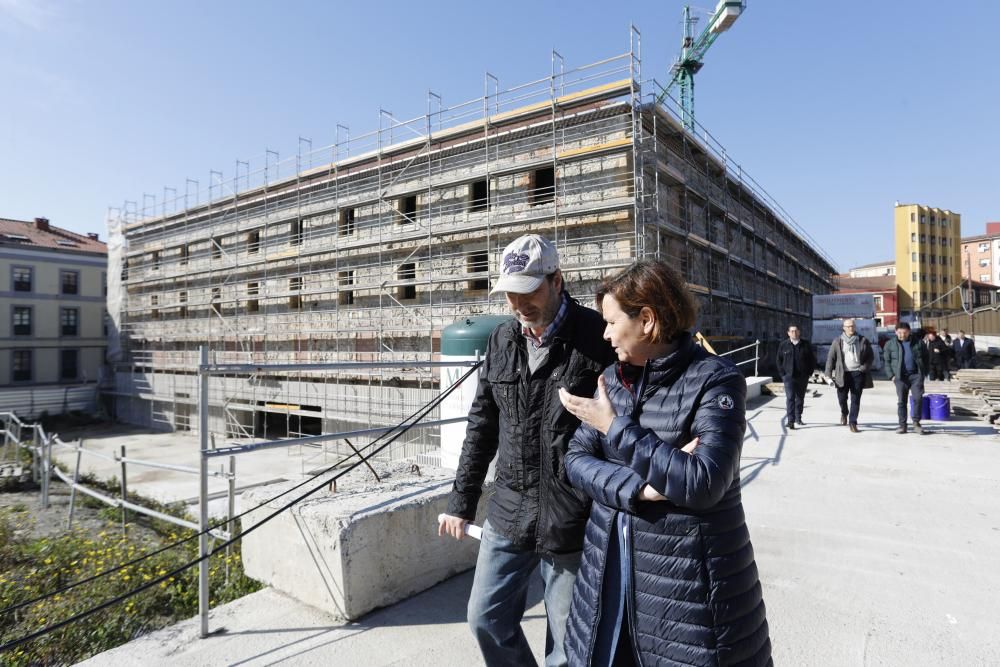 Visita al edificio de Tabacalera