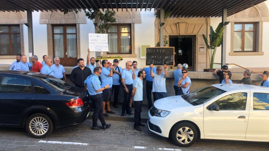 Detalle de la concentración de taxistas convocados por Élite Taxi.