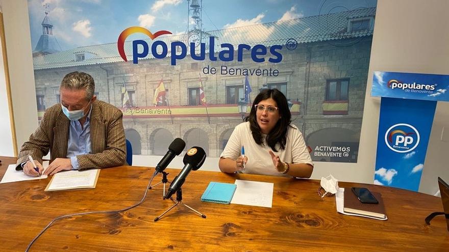 Portavoces de Ciudadanos y PP de Benavente. / E. P.