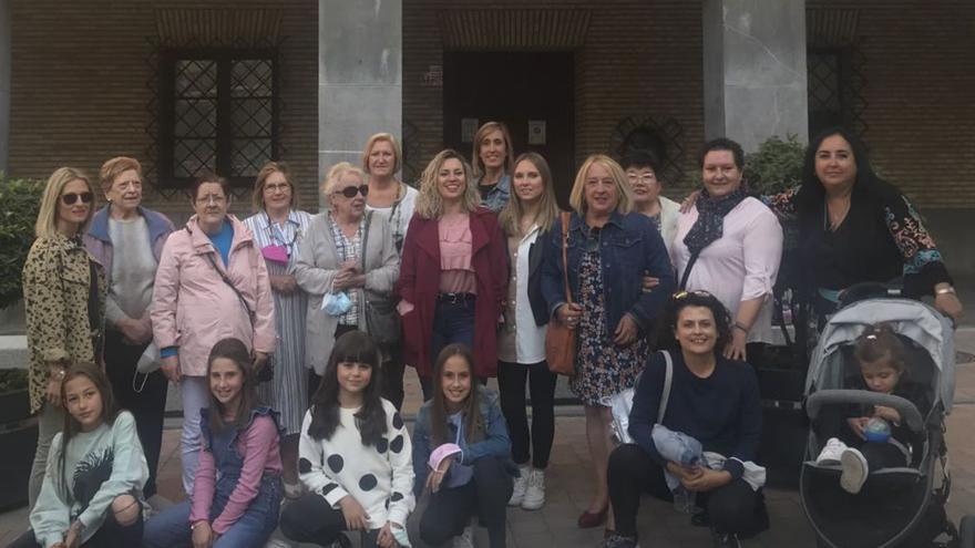 Mujeres de todas las edades participaron en el video. | AYTO GALLUR