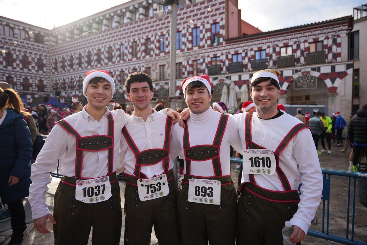 FOTOGALERÍA | Los mejores disfraces de la San Silvestre de Badajoz, en imágenes