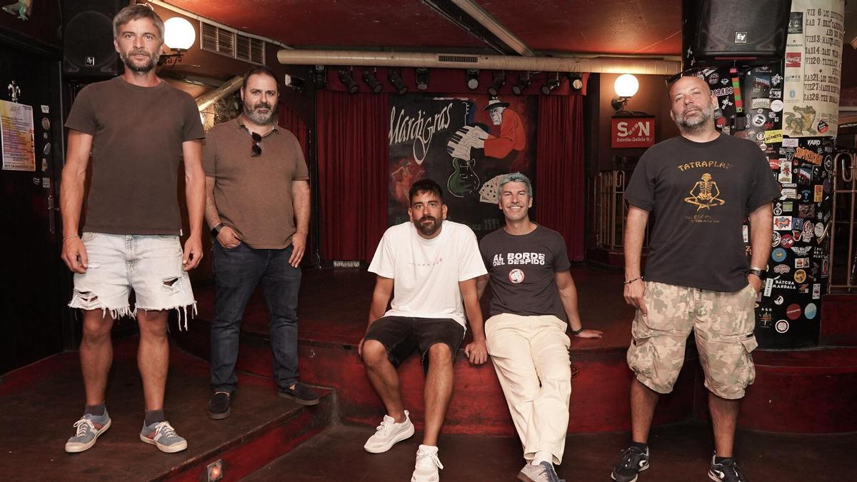 El 'punk' rock de A Coruña que "transforma, remueve las tripas y molesta": la banda Al borde del despido presenta su nuevo proyecto 'Números Rojos'