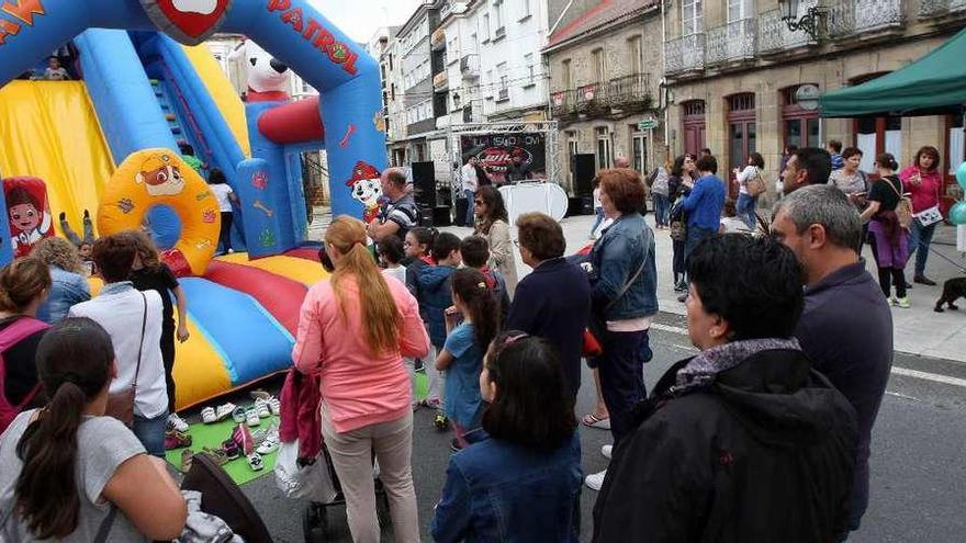 Los hinchables gratis fueron una de las iniciativas más aplaudidas por el público infantil.// Bernabé / Cris M.V.