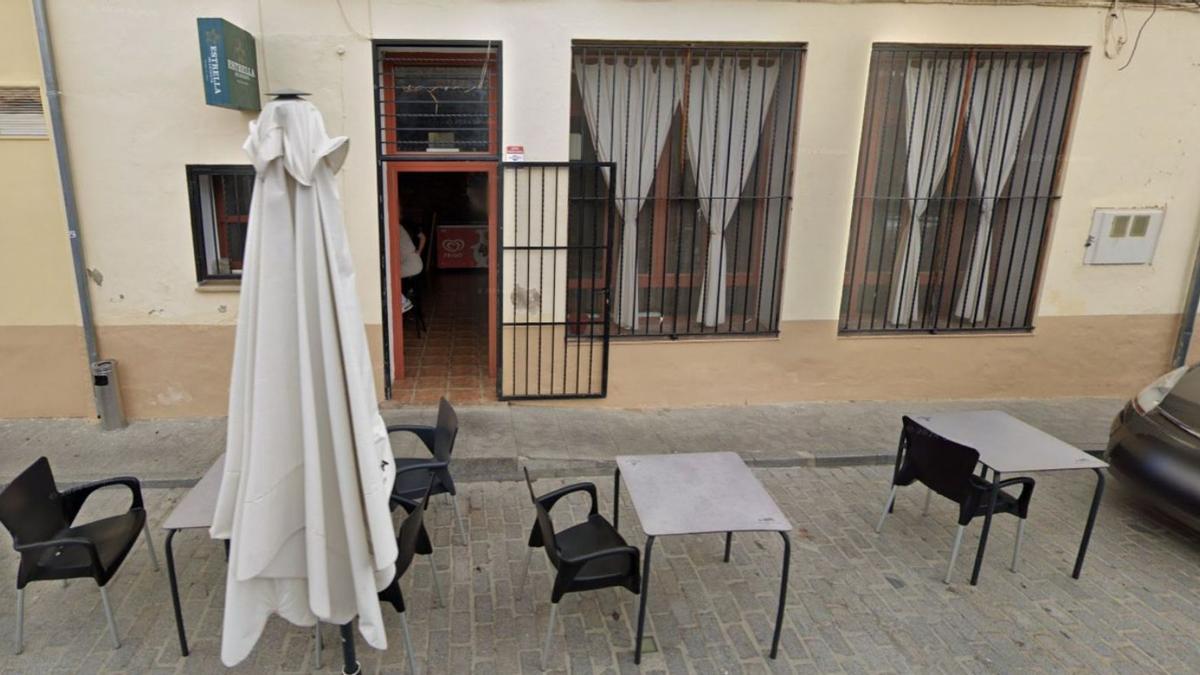 El bar de Villanueva de Viver, que lleva desde el pasado septiembre sin servicio, espera nuevo propietario.