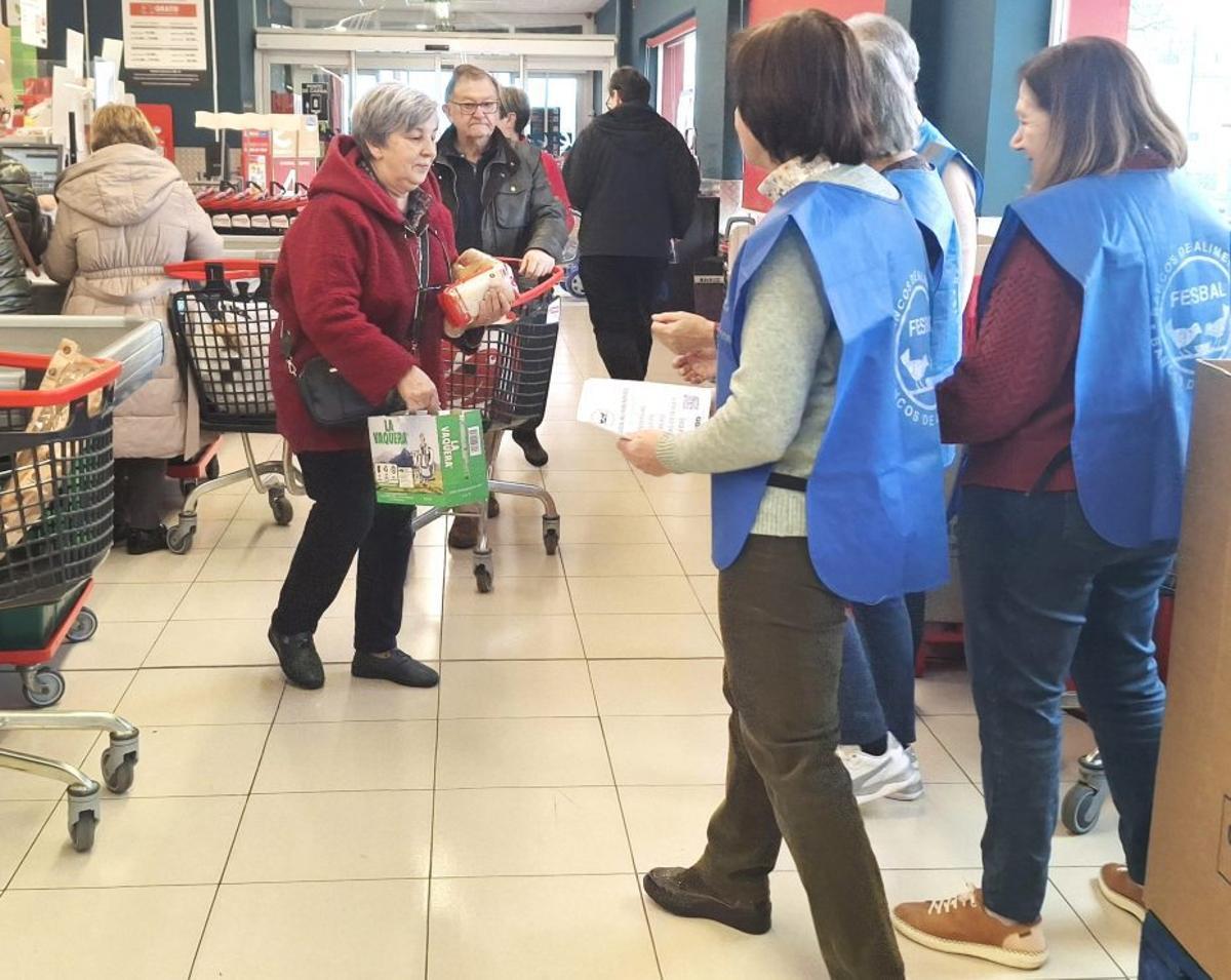 Un momento de la recogida solidaria del «Zampakilos» | B.A.