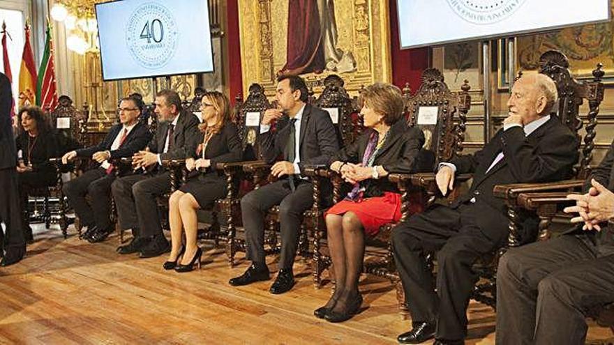 Presidentes de la Diputación en el acto por el 40 aniversario de la Constitución celebrado en 2018.