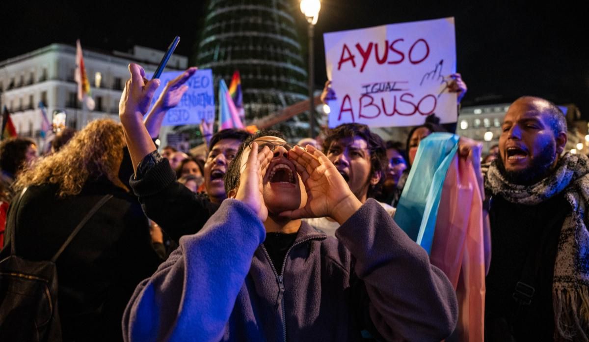 Los colectivos LGTBI rechazan las reformas de las leyes de igualdad: "Ayuso, Madrid no es solo para ti"