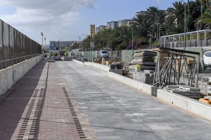 25-09-19 LAS PALMAS DE GRAN CANARIA. AVENIDA BLAS CABRERA FELIPE. LAS PALMAS DE GRAN CANARIA. METROGUAGUA. MetroGuagua en Blas Cabrera Felipe. El alcalde y concejales de la Corporación, realizan un recorrido por el tramo de MetroGuagua del Paseo Blas Cabrera Felipe. Fotos: Juan Castro.  | 25/09/2019 | Fotógrafo: Juan Carlos Castro