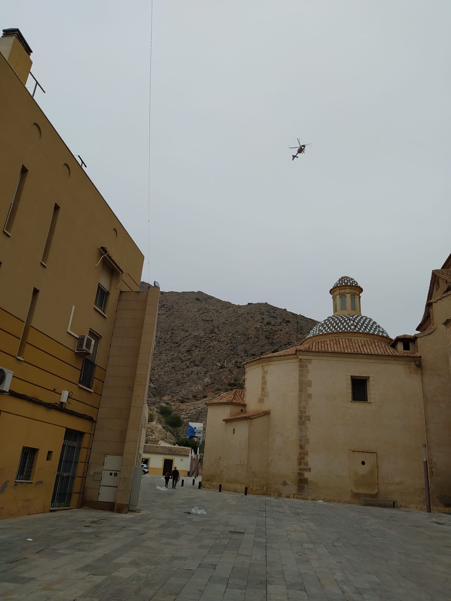 Enorme despliegue policial en una operación antidroga en la calle Arriba de Orihuela