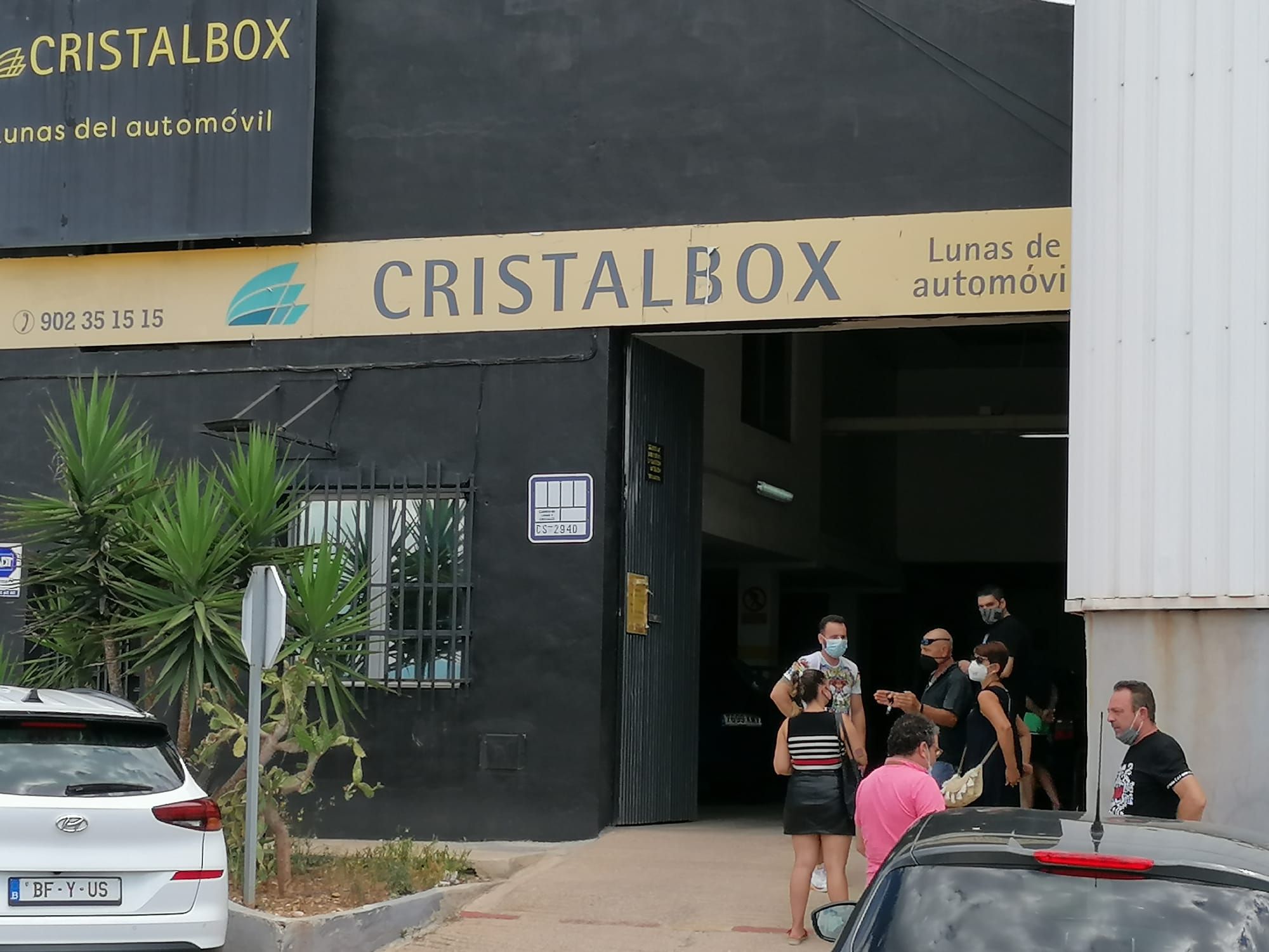 Colas en Cristalbox, en Almassora.