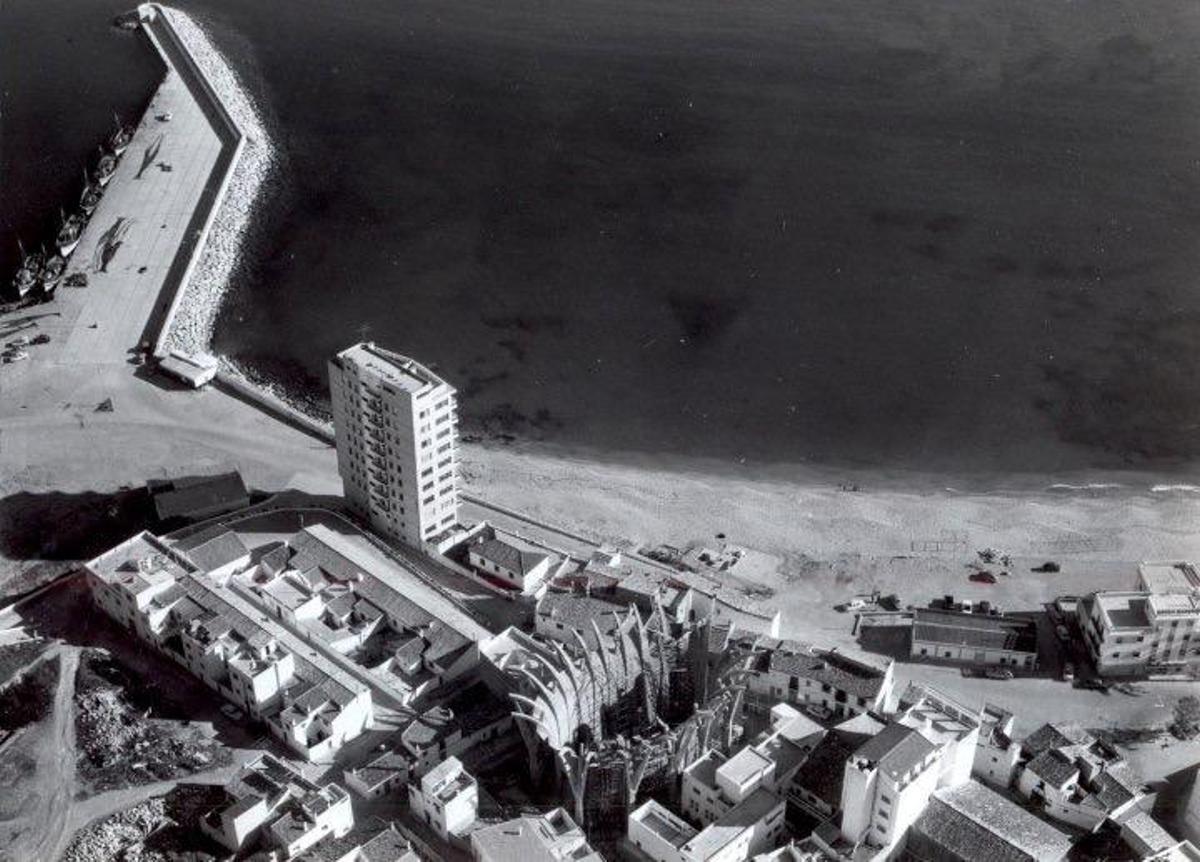 La iglesia de Xàbia que entronca con Le Corbusier y Niemeyer cumple 50 años