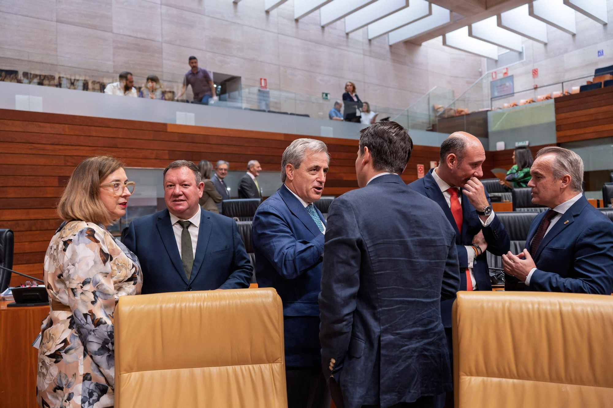 Fotogalería | Las imágenes del pleno en la Asamblea de Extremadura