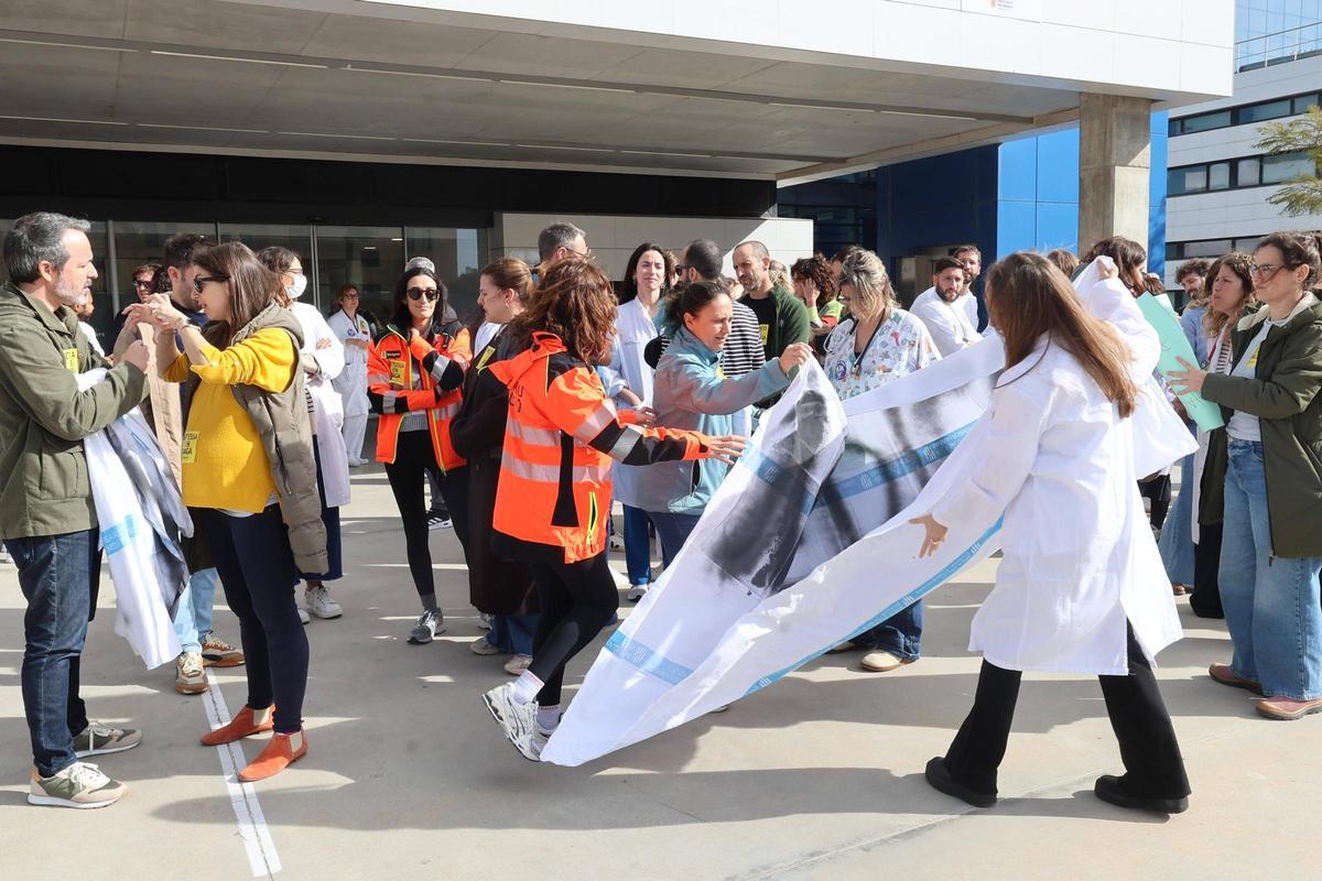 Todas las imágenes de la primera jornada de huelga de médicos en Ibiza