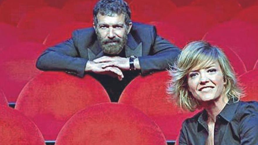 Banderas y María Casado.