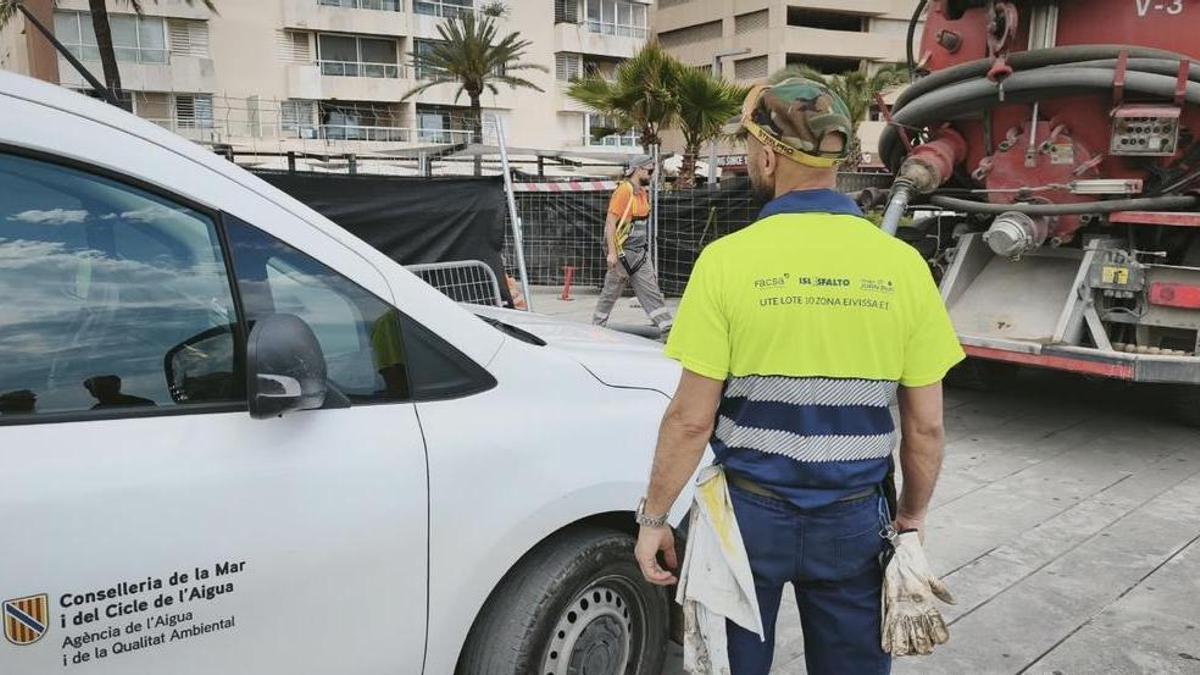 Trabajos de limpieza de la red de saneamiento