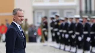 Felipe VI asiste en Lisboa a la toma de posesión del socialista Seguro tras imponerse a la ultraderecha