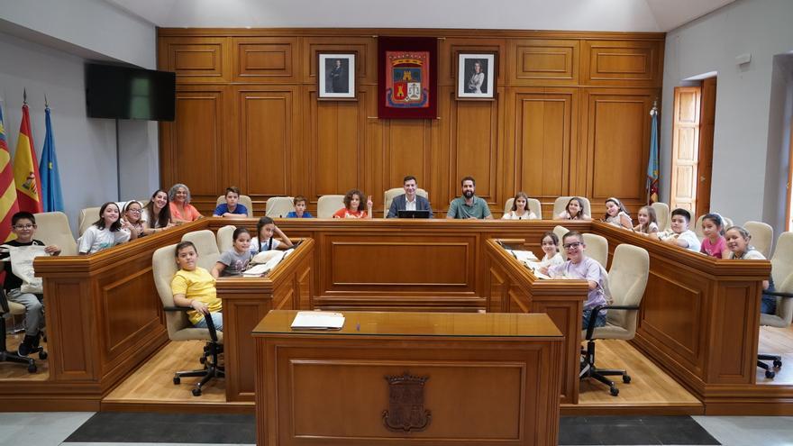 Los niños y niñas de Burjassot trasladan sus propuestas al alcalde