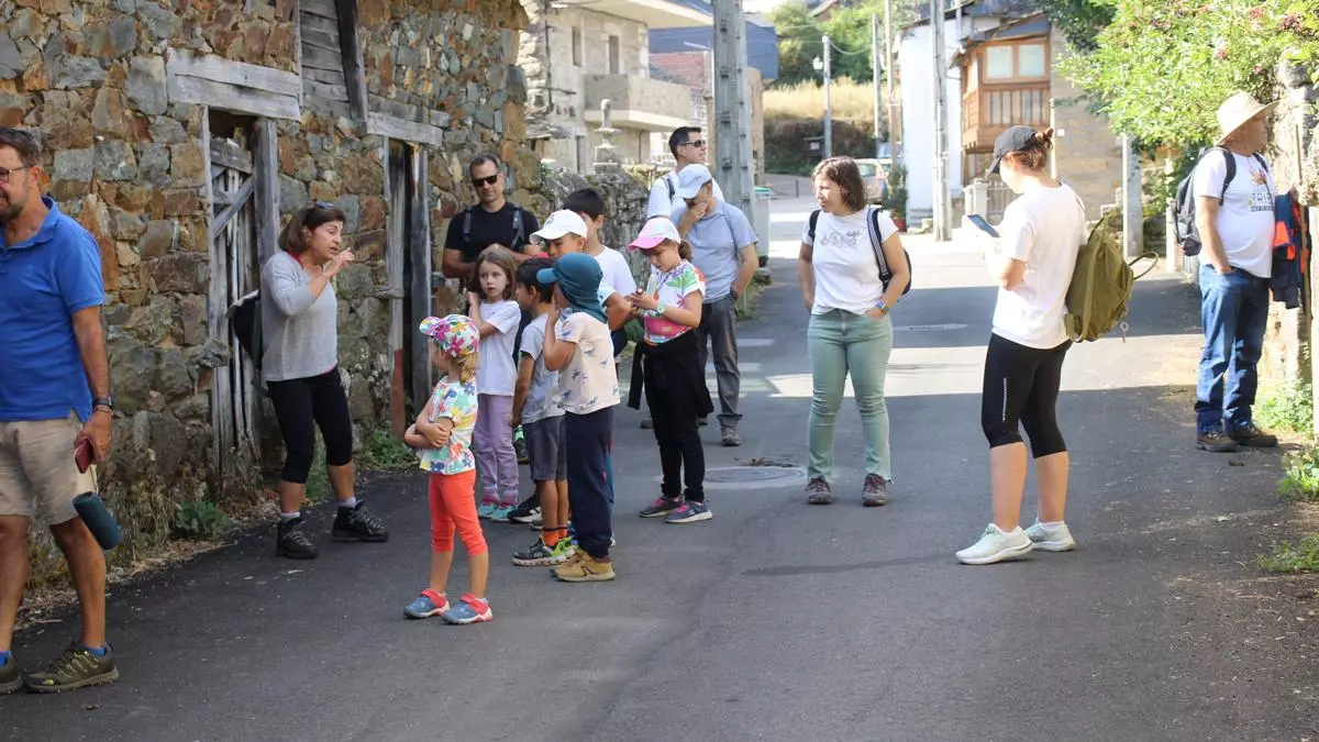 Una ruta para conocer el entorno natural cierra el programa cultural de Galende