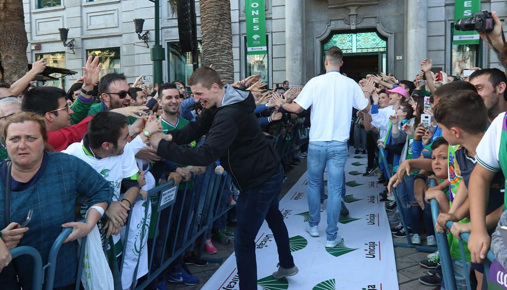 Málaga se lanza la calle para celebrar la EuroCup