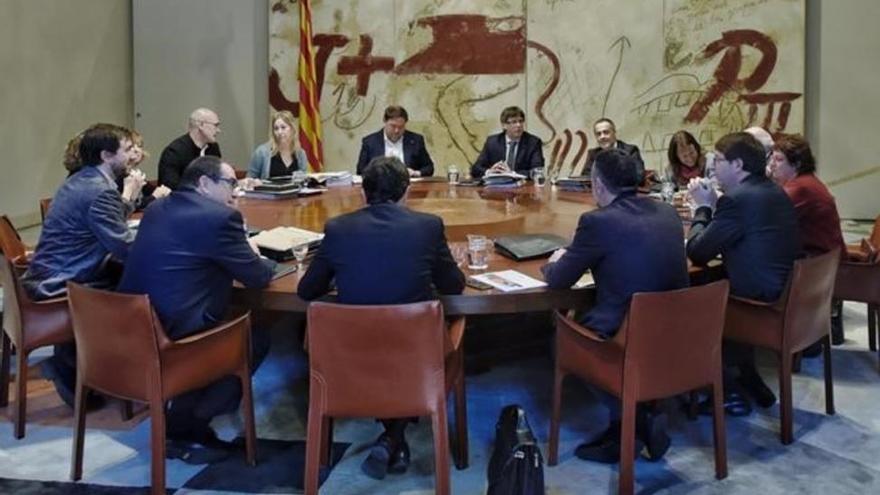 Cataluña encarga ya las papeletas para el referéndum