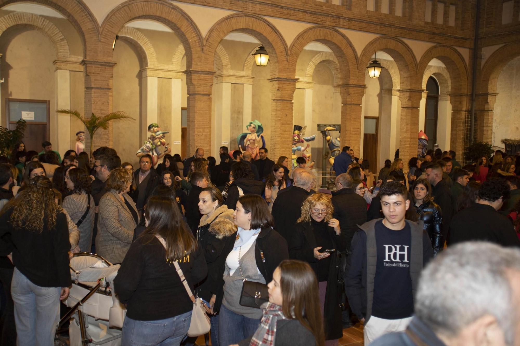 El Mercat y la Plaça Major logran el premio a los mejores "ninots" de la Sección Especial de Alzira