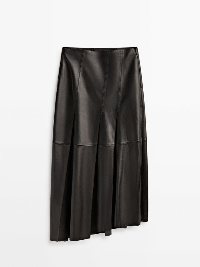 Falda negra piel napa tablas de Massimo Dutti