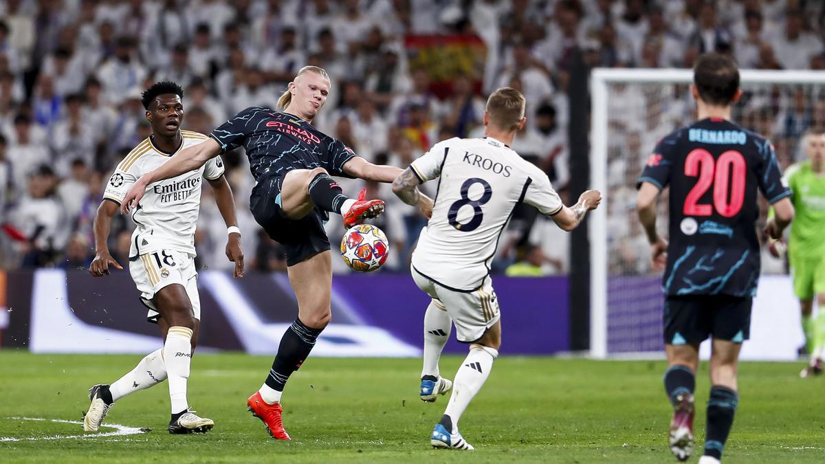 Tchouaméni, Haaland, Kroos y Bernardo, durante el Madrid-City.