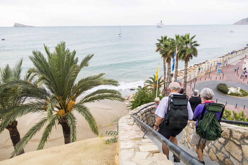 Cruceristas con acento alemán en Benidorm