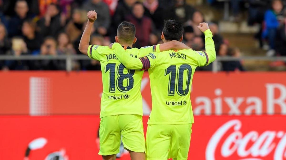 Messi y Alba celebran el 0-2.