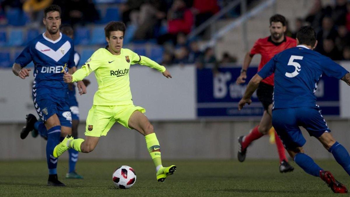 Riqui Puig llevó la manija en el centro del campo