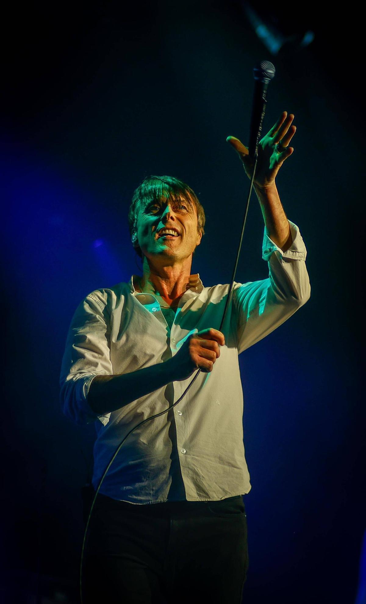 Brett Anderson, cantante de Suede, en el Roig Arena.
