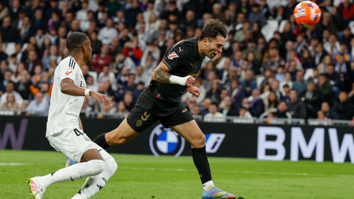El cabezazo de Hugo Duro que ha permitido al Valencia tumbar al Real Madrid