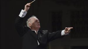 Daniel Barenboim, durante la interpretación de ’Mi patria’ en la inauguración del Festival de Primavera de Praga. 