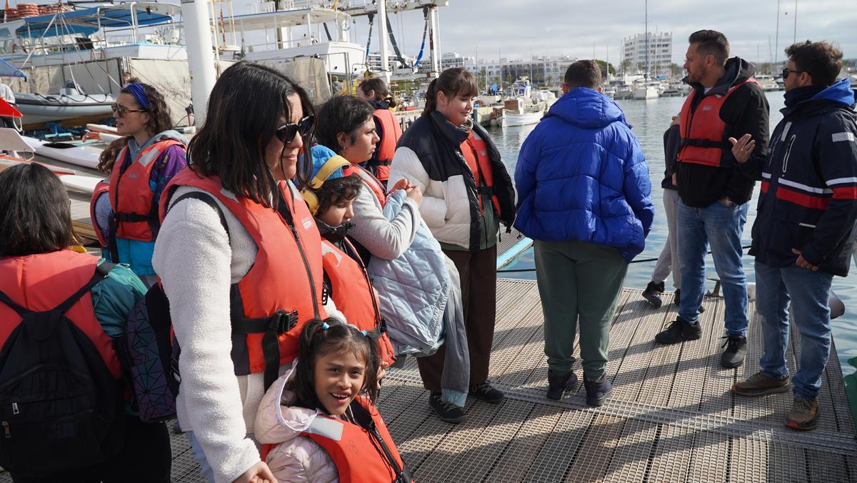 Jornada inclusiva para alumnos de Apneef en el Club Nàutic Sant Antoni