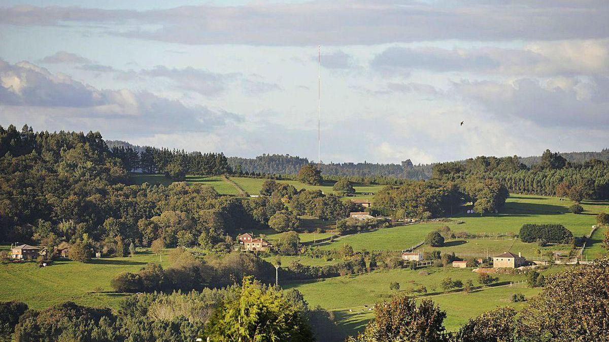 Panorámica de los terrenos que quedarán afectados en Bodaño por los tres eólicos.