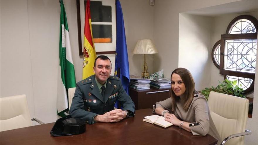 La delegada de la Junta destaca el trabajo de la Guardia Civil