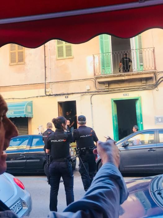 Capturan a un hombre armado que se atrincheró en una casa "okupada" de Palma