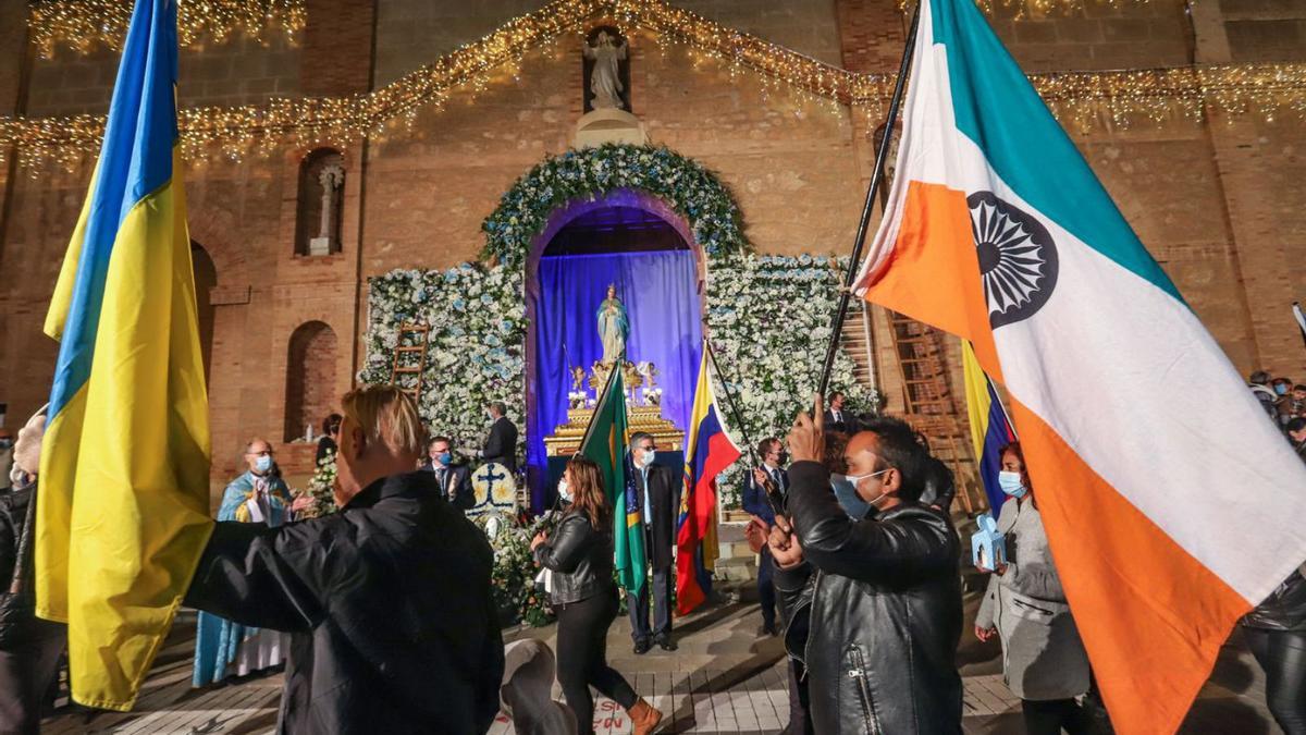 La festividad congrega a diferentes nacionalidades que están presentes en el municipio. | TONY SEVILLA