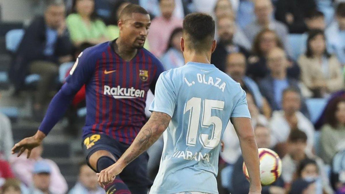 Lucas Olaza, disputando un partido contra el FCBarcelona