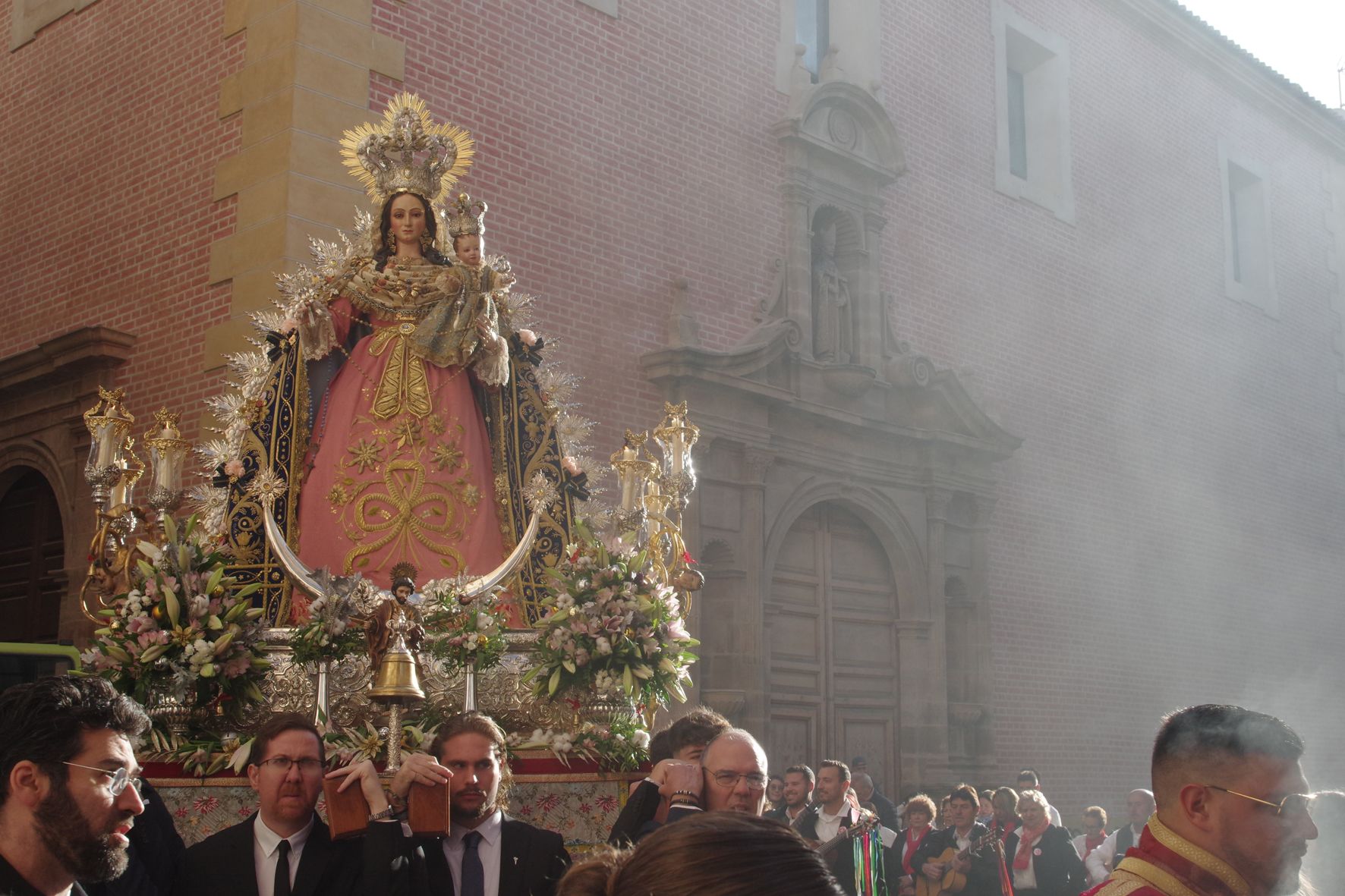 La Virgen de los Remedios inaugura con su rosario el Adviento en Málaga