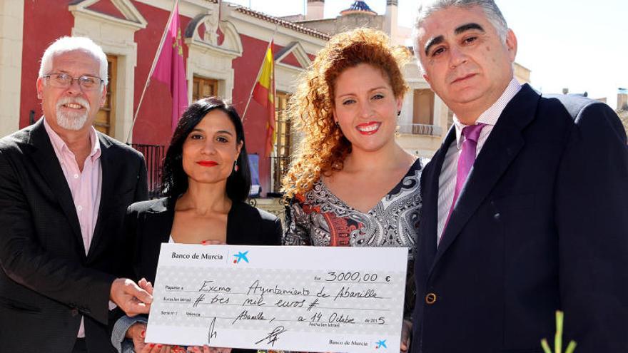 La Caixa dona 3.000 euros al Consistorio de Abanilla