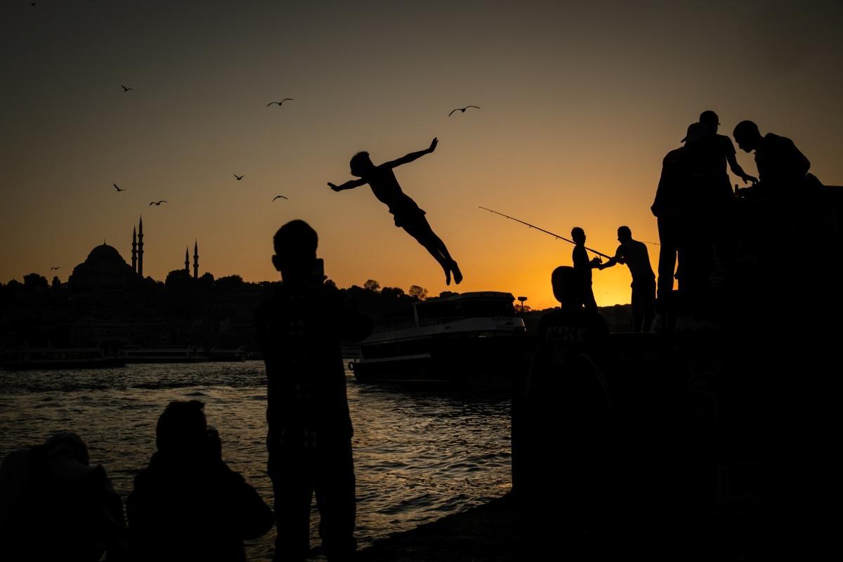 Salto al mar en Estambul