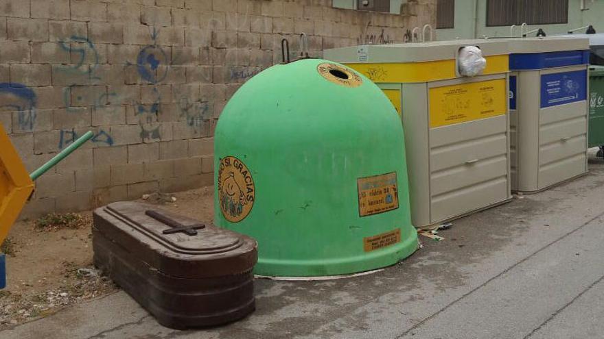 Un ataúd en plena calle