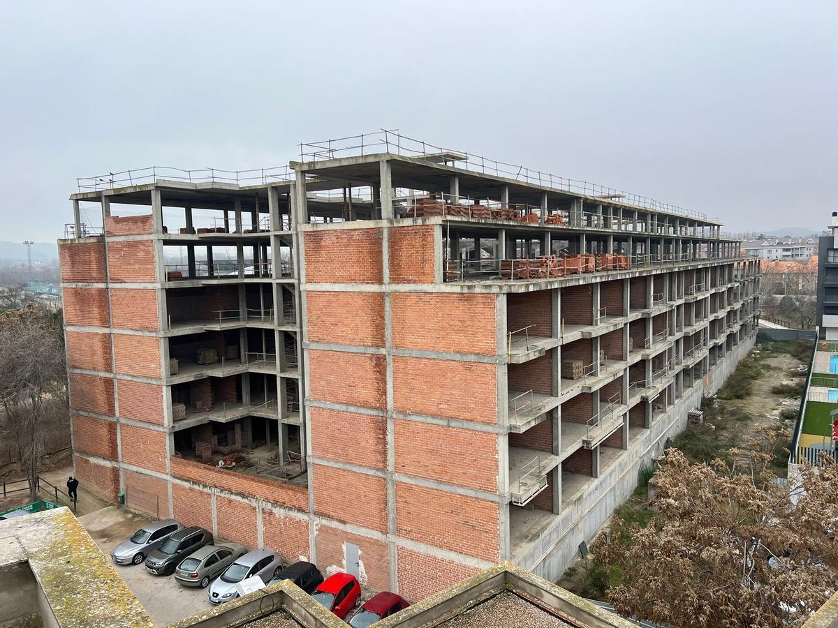 El esqueleto de hormigón que sigue levantado en Cuarte de Huerva.