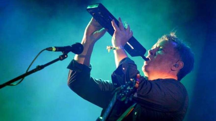 El pop electrónico de New Order pone el broche final en el FIB