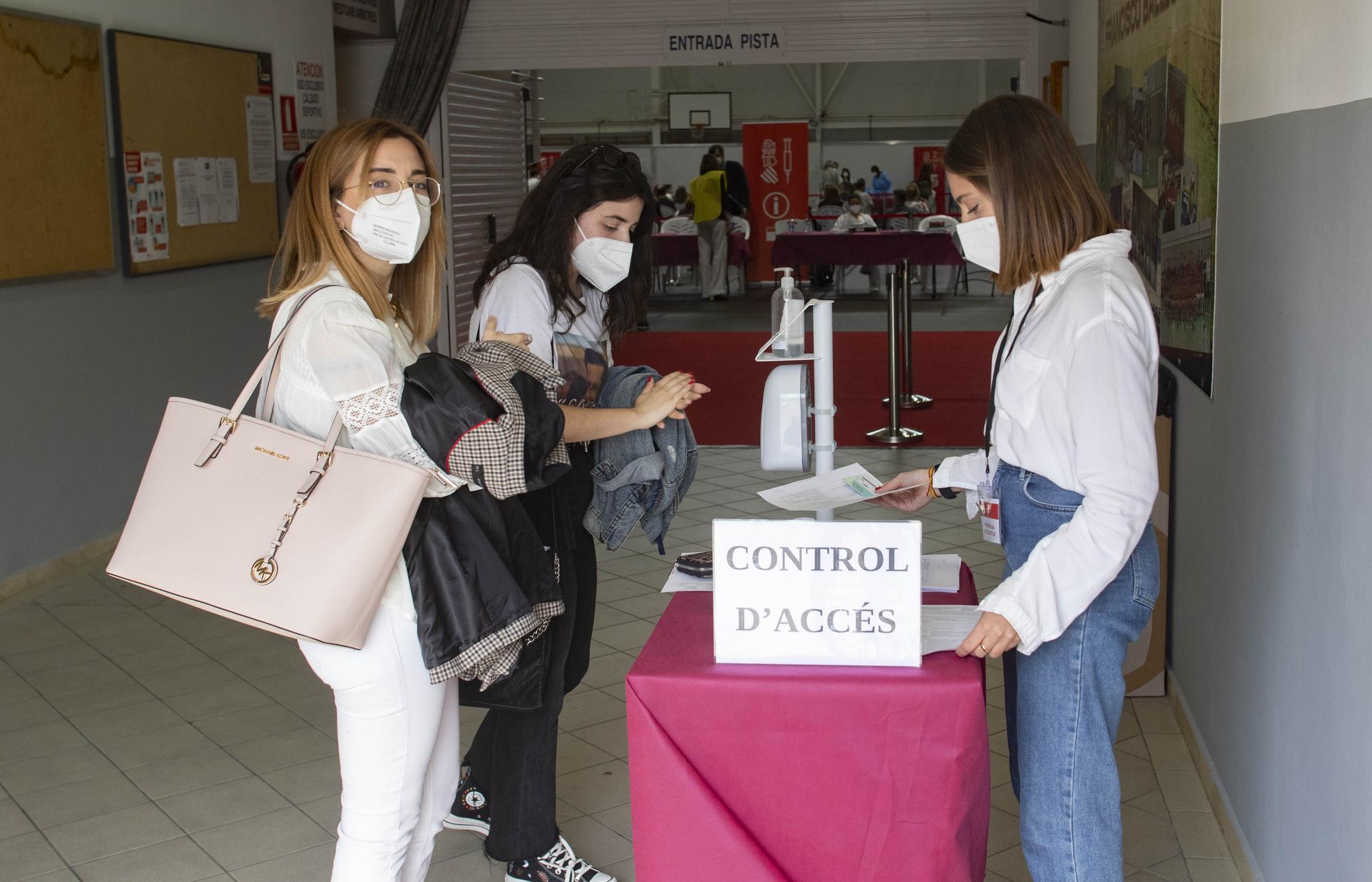 Retoman la vacunación de profesores en la Comunitat Valenciana